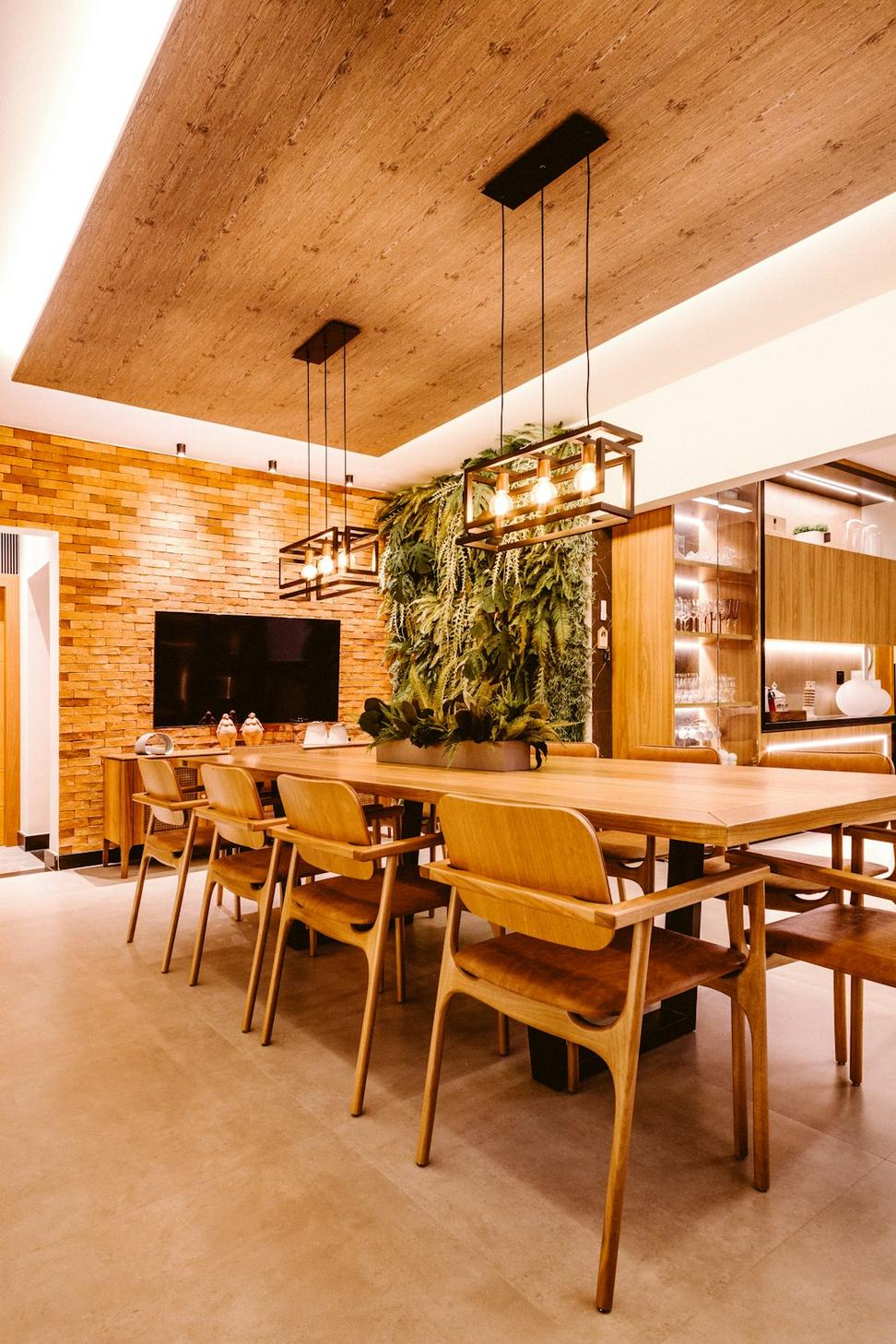 Harvest Table Restaurant